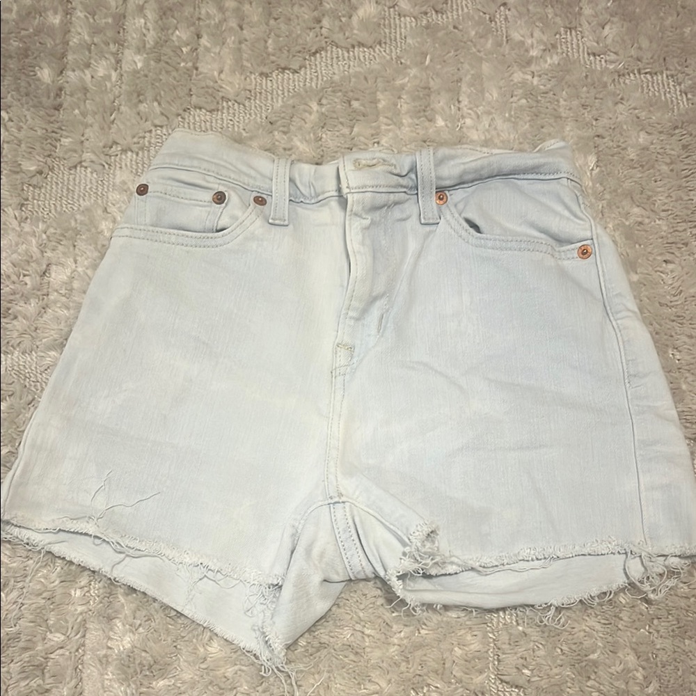 Levi’s Light Wash Denim Shorts size 25